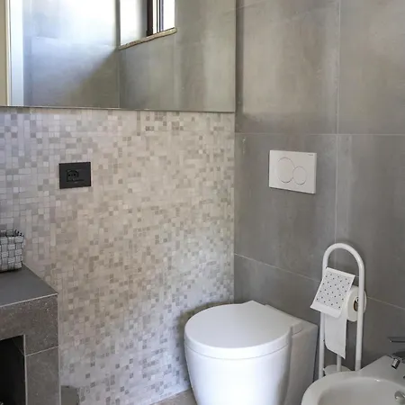 # Important Notice Before Request Read Carefully # Before Making A Reservation Request Please Read What Is Written In My Host Profile At Bottom Of Page Otherwise Your Request Will Be Rejected # Luxury Villa In Italy # Διαμέρισμα